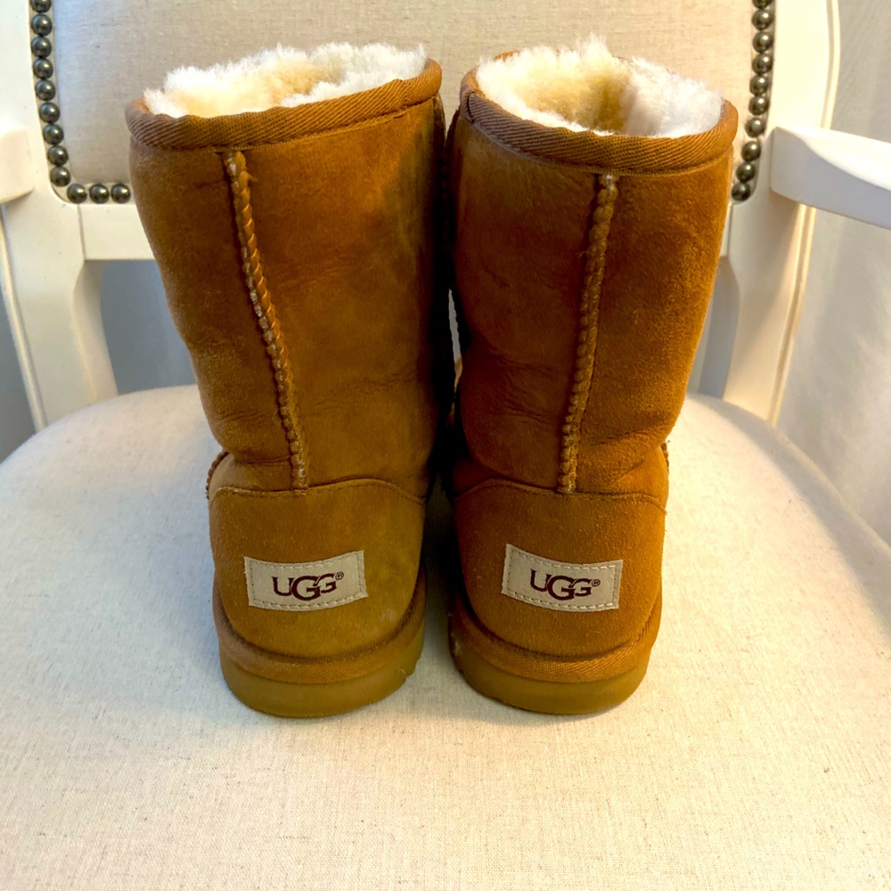 UGG class short boot